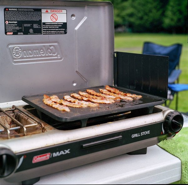 Les avantages de cuisiner avec une plancha plutôt qu’un grill traditionnel