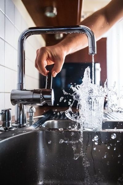 Les conseils sur l'évier mural d'une cuisine